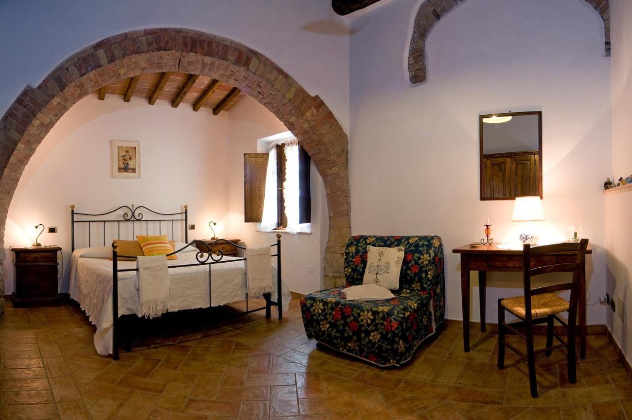 Agriturismo Fontesettimena Appartamento Rondine- Appartamento Capriolo Volterra Dış mekan fotoğraf
